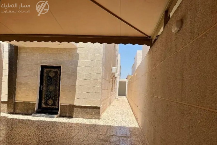 Photo by Daniel J. Schwarz