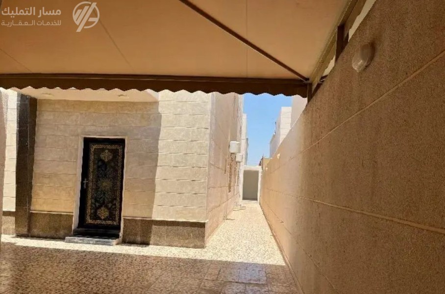 Photo by Daniel J. Schwarz